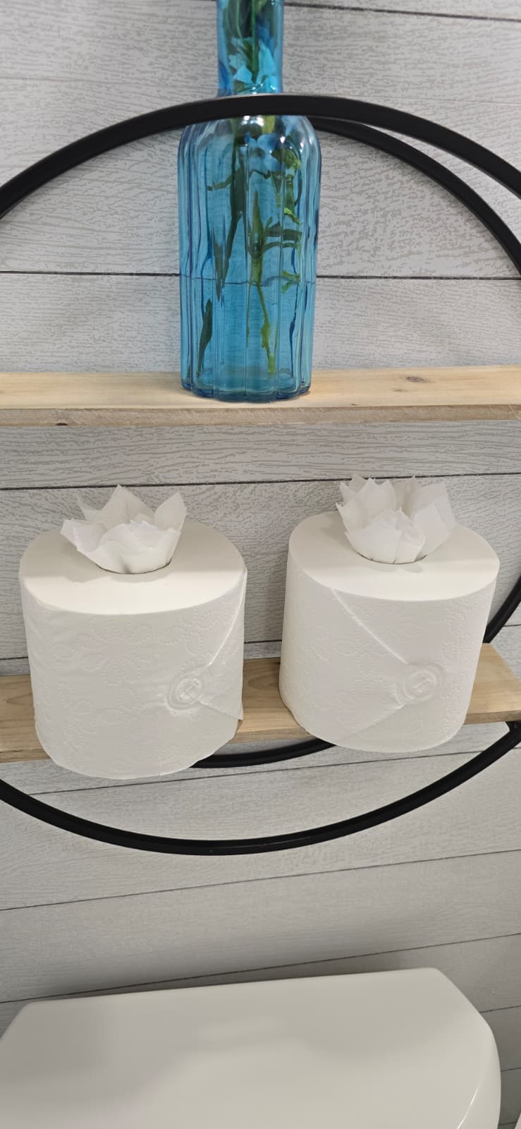 Toilet paper rose folds